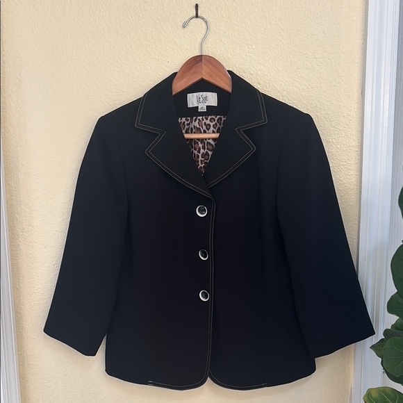 Le Suit Black Blazer with Animal Print Lining - Picture 5 of 11